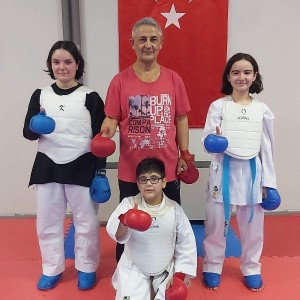 alt_1Karate Okulu: Ersoy Cırlar Karate Akademisi
