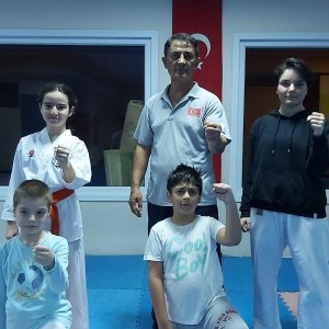 alt_1Karate Okulu: Ersoy Cırlar Karate Akademisi